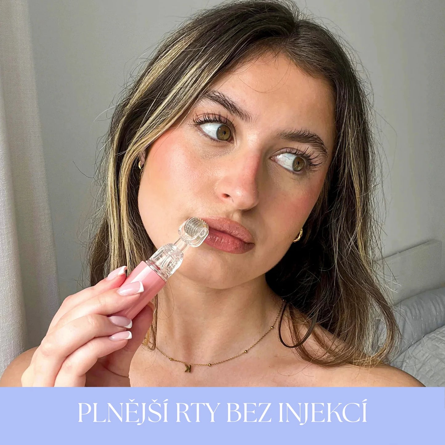 Sada Softly: Váleček pro plnější rty + hyaluronové sérum (zdarma)